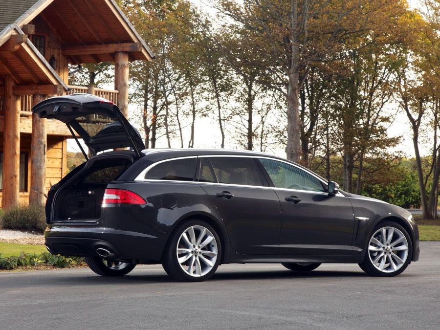  Jaguar XF Sportbrake Diesel S 2012 года  (UK) (фото 3 из 7)
